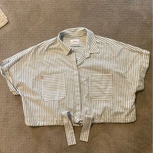 Urban Outfitters crop blouse